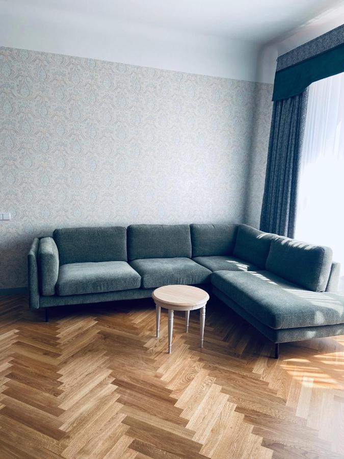 Roze Republikas Apartments Liepaja Exterior photo
